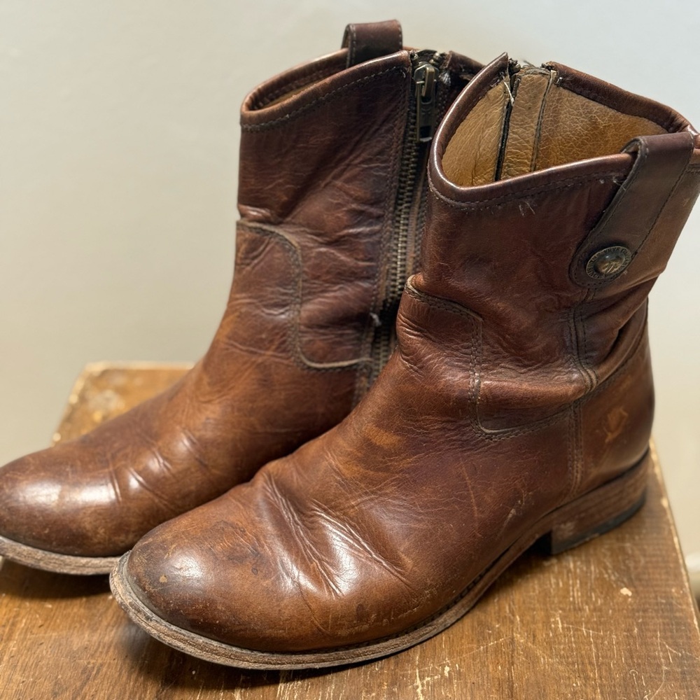 Frye Women's Brown Leather Melissa Ankle Bootie size 7